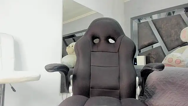 Snapshot of ElektraBomdans chatting on April 2026 04:01:01 AM ElektraBomdans online show from April 2026 04:01:01 AM