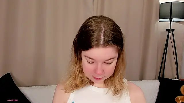 Snapshot of MaraaSwan chatting on February 2026 12:07:01 AM MaraaSwan online show from February 2026 12:07:01 AM