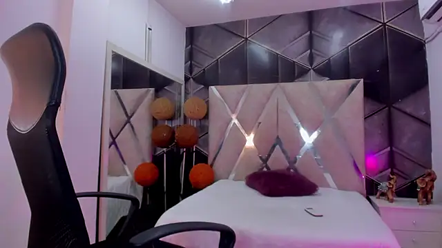 Agatta Adams online show from May 2026 10:18:01 PM