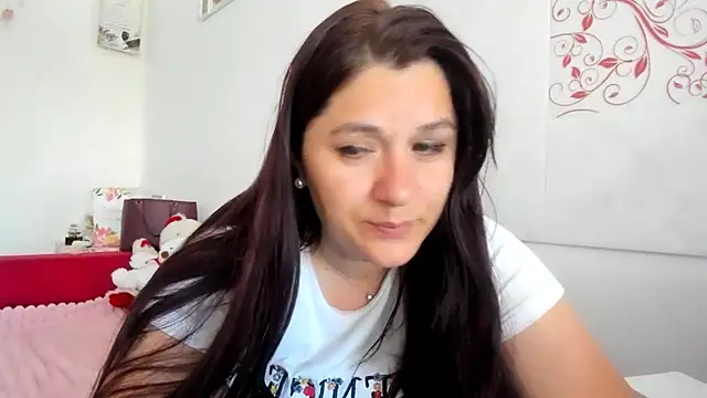 Snapshot of EVELYNA88 chatting on May 2026 07:15:02 AM EVELYNA88 online show from May 2026 07:15:02 AM