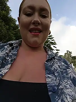 Freckless  online show from February 2026 08:43:01 PM