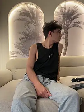 abrilandjulian online show from April 2026 12:03:02 PM