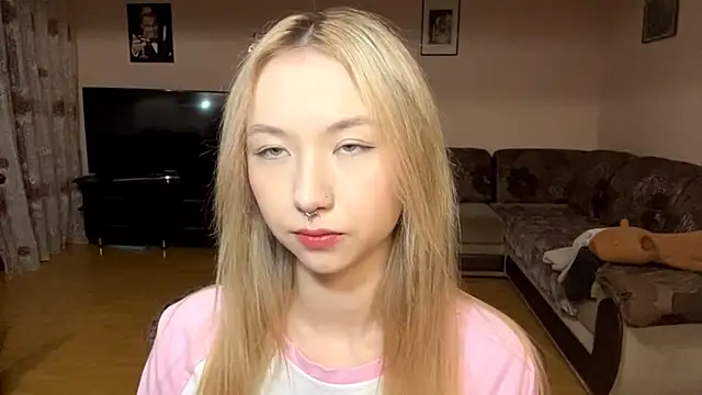 PinkTraible online show from April 2026 11:10:02 AM