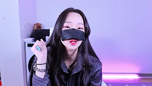 sodami01 online show from April 2026 02:33:01 PM