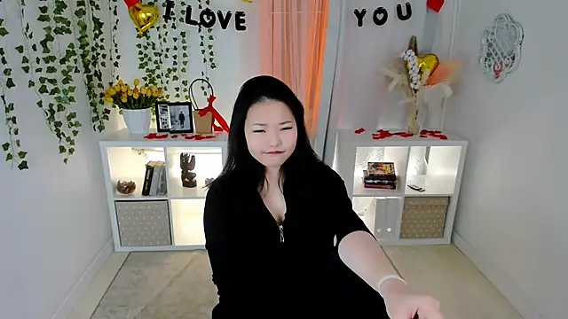 YunaArai online show from February 2026 03:42:01 PM