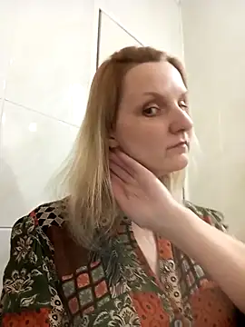 Snapshot of SusanGold9211 chatting on March 2026 11:49:01 AM SusanGold9211 online show from March 2026 11:49:01 AM