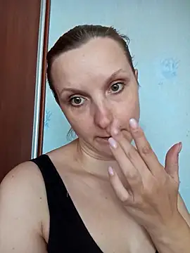 Snapshot of SusanGold9211 chatting on March 2026 09:46:01 AM SusanGold9211 online show from March 2026 09:46:01 AM