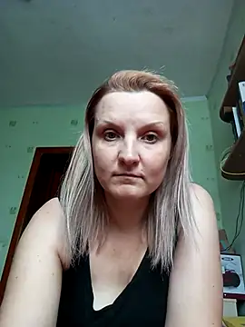 Snapshot of SusanGold9211 chatting on March 2026 09:58:02 AM SusanGold9211 online show from March 2026 09:58:02 AM