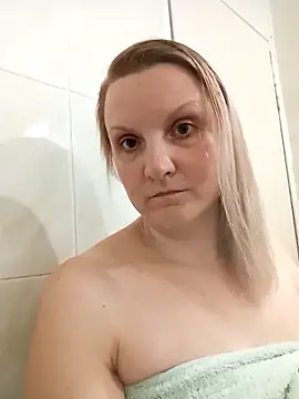 Snapshot of SusanGold9211 chatting on March 2026 07:28:01 PM SusanGold9211 online show from March 2026 07:28:01 PM