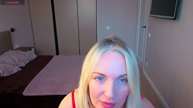 MonikaFoxys online show from February 2026 04:00:01 AM