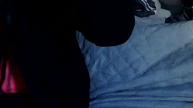 luanahot1 online show from April 2026 10:02:02 AM