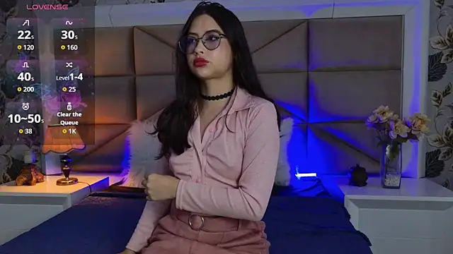 LilyClarck online show from May 2026 08:04:02 PM