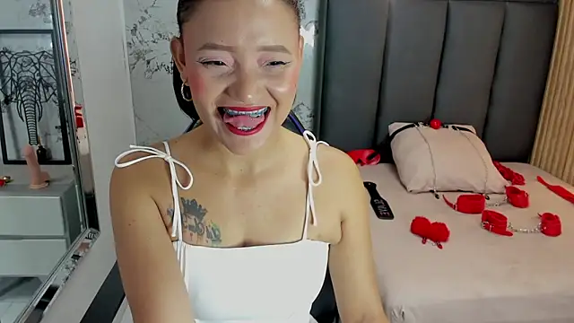 Snapshot of abby_zoee chatting on May 2026 12:13:01 PM abby zoee online show from May 2026 12:13:01 PM