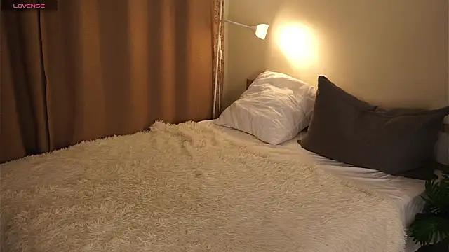 LuannStockbridge online show from February 2026 05:00:01 PM