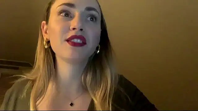 Snapshot of AmelieHot chatting on February 2026 07:56:01 PM AmelieHot online show from February 2026 07:56:01 PM