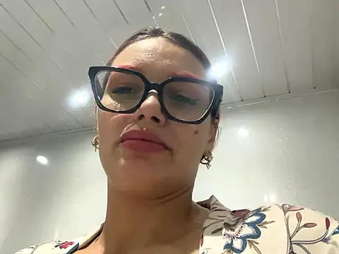 FoxyValentine online show from May 2026 03:39:02 PM