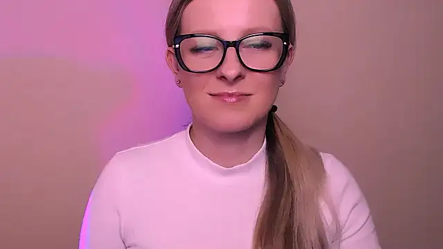 Snapshot of AnnePeach chatting on March 2026 06:03:01 PM AnnePeach online show from March 2026 06:03:01 PM