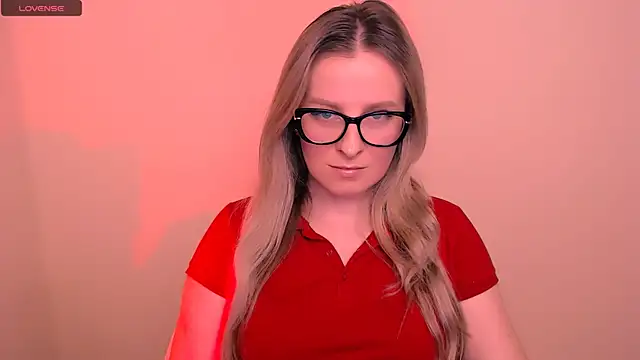 Snapshot of AnnePeach chatting on March 2026 07:08:02 PM AnnePeach online show from March 2026 07:08:02 PM