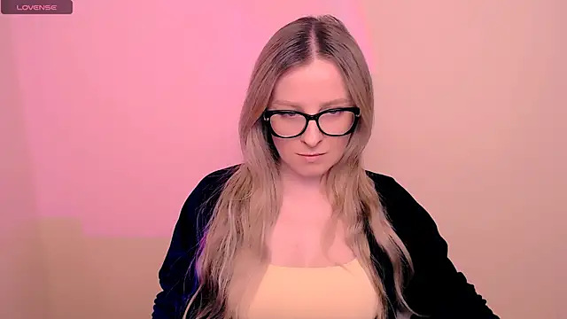 Snapshot of AnnePeach chatting on March 2026 06:02:02 PM AnnePeach online show from March 2026 06:02:02 PM