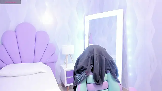 babysophie18  online show from February 2026 10:12:01 AM