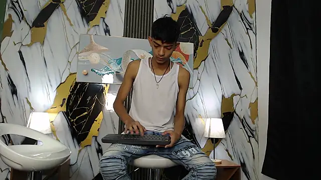 Snapshot of KITTY_BOSH chatting on March 2026 01:18:01 PM KITTY BOSH online show from March 2026 01:18:01 PM