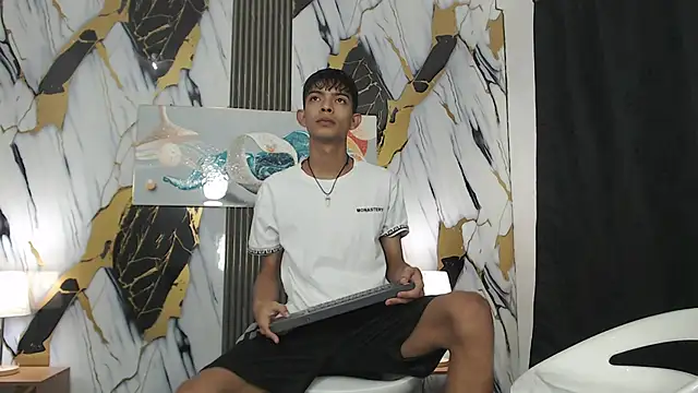 Snapshot of KITTY_BOSH chatting on March 2026 12:59:01 AM KITTY BOSH online show from March 2026 12:59:01 AM