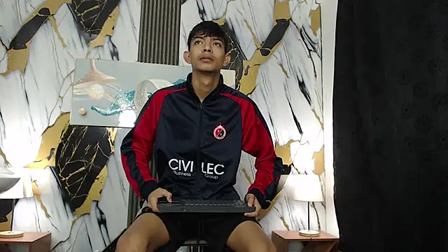 Snapshot of KITTY_BOSH chatting on April 2026 01:12:01 PM KITTY BOSH online show from April 2026 01:12:01 PM