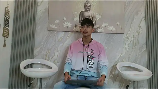 Snapshot of KITTY_BOSH chatting on April 2026 01:11:01 PM KITTY BOSH online show from April 2026 01:11:01 PM