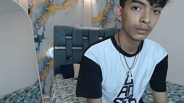 Snapshot of KITTY_BOSH chatting on April 2026 01:11:01 PM KITTY BOSH online show from April 2026 01:11:01 PM