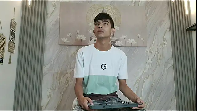 Snapshot of KITTY_BOSH chatting on April 2026 01:16:02 PM KITTY BOSH online show from April 2026 01:16:02 PM