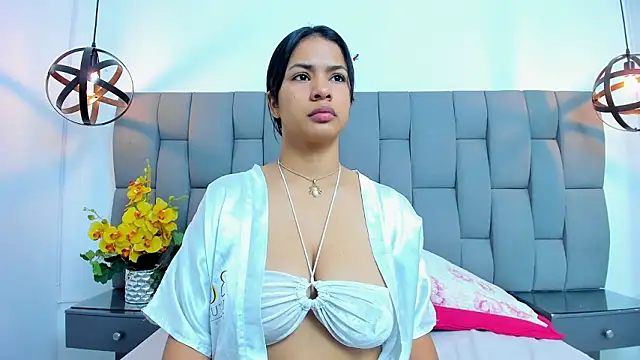 lunavarela online show from February 2026 11:55:01 AM