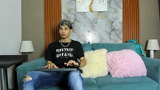 YOUNG BOYS HELL online show from March 2026 01:13:01 AM