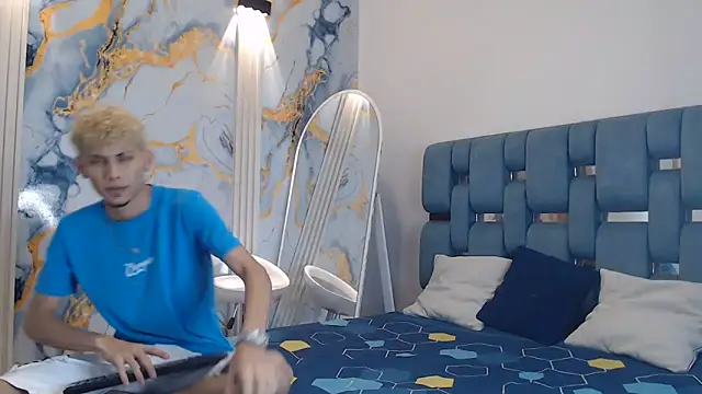 YOUNG BOYS HELL online show from May 2026 01:11:02 AM