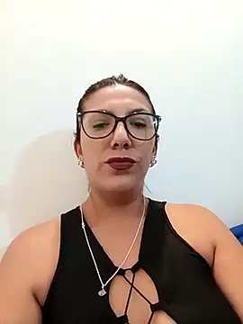 Snapshot of Silreinadorada chatting on February 2026 10:41:02 PM Silreinadorada online show from February 2026 10:41:02 PM