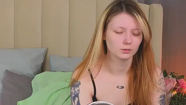AlyssFrost online show from May 2026 02:07:02 AM