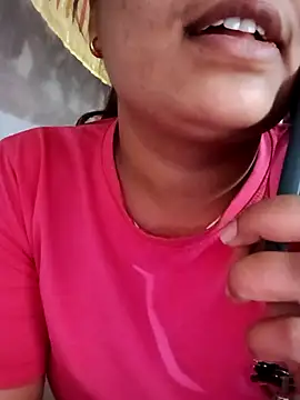 Snapshot of taniya0 chatting on March 2026 07:00:02 AM taniya0 online show from March 2026 07:00:02 AM