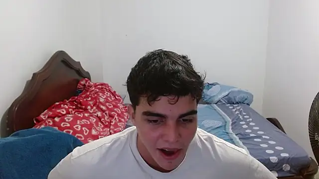 Snapshot of heiker__ chatting on February 2026 03:04:01 AM heiker online show from February 2026 03:04:01 AM