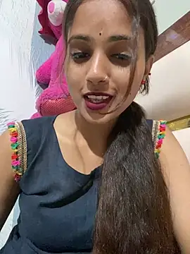 samayra1144 online show from April 2026 07:11:02 PM