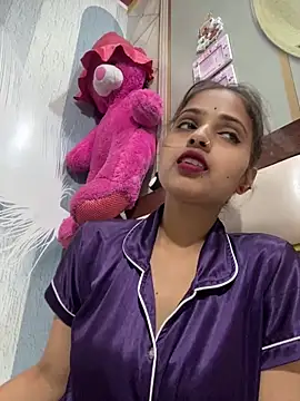 samayra1144 online show from April 2026 03:28:02 PM