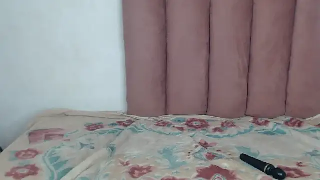 Snapshot of BigBootyEbony_ chatting on April 2026 06:52:01 PM BigBootyEbony online show from April 2026 06:52:01 PM