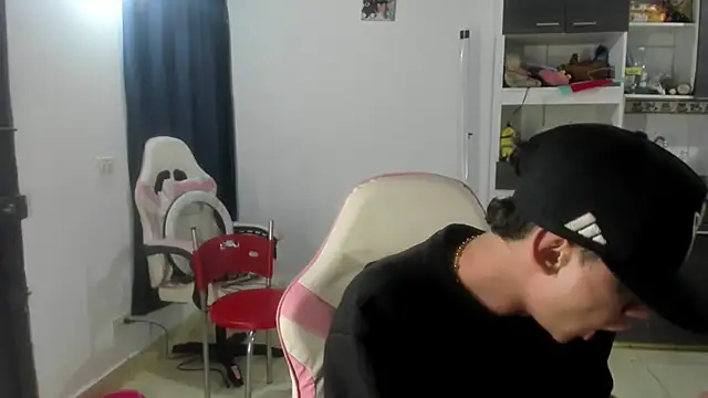 Angel boyx online show from February 2026 04:13:02 AM