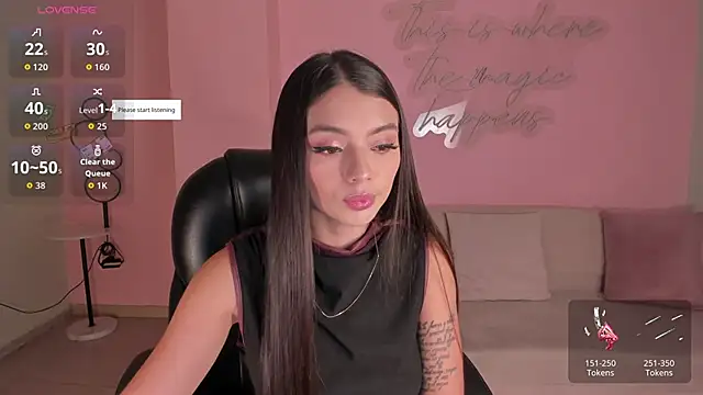 JulietteMoreau online show from May 2026 07:54:01 PM