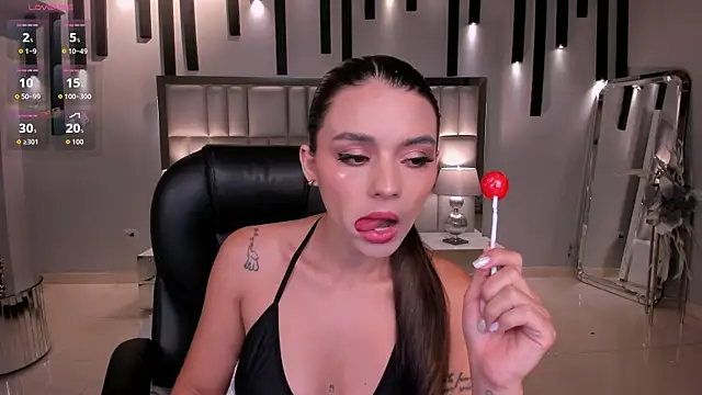 JulietteMoreau online show from July 2026 11:23:02 PM