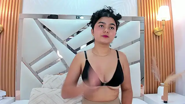  Curly Beauty online show from February 2026 04:24:02 PM