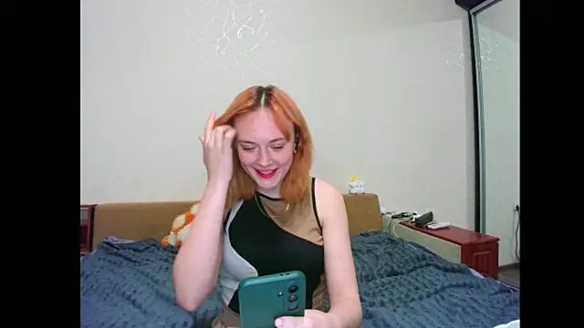Snapshot of Little_fox404 chatting on April 2026 05:32:02 PM Little fox404 online show from April 2026 05:32:02 PM