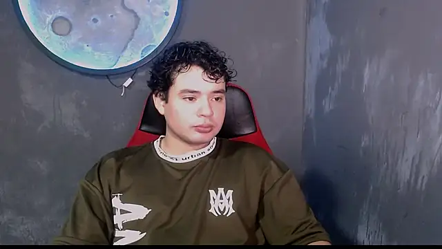 kaiserfox  online show from February 2026 01:48:01 AM