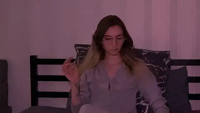 missmiroslava online show from March 2026 07:53:01 PM