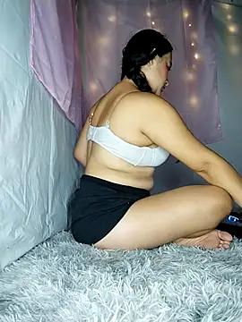 Snapshot of kloe-Dubois chatting on May 2026 02:58:01 PM kloe-Dubois online show from May 2026 02:58:01 PM