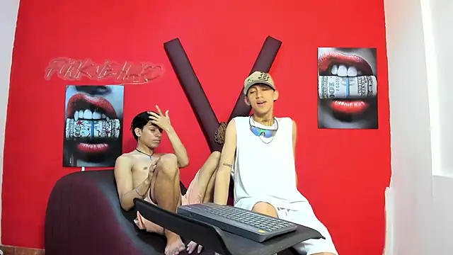 Snapshot of BOYS_PLAY chatting on February 2026 01:18:02 PM BOYS PLAY online show from February 2026 01:18:02 PM