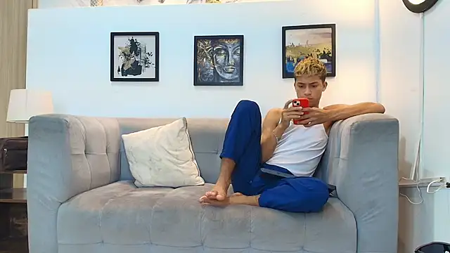 Snapshot of GOLD_BOYS chatting on May 2026 07:38:02 AM GOLD BOYS online show from May 2026 07:38:02 AM